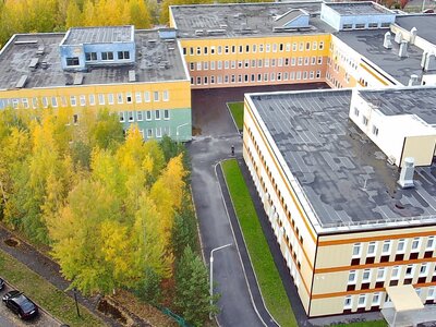 Здание старшей гимназии