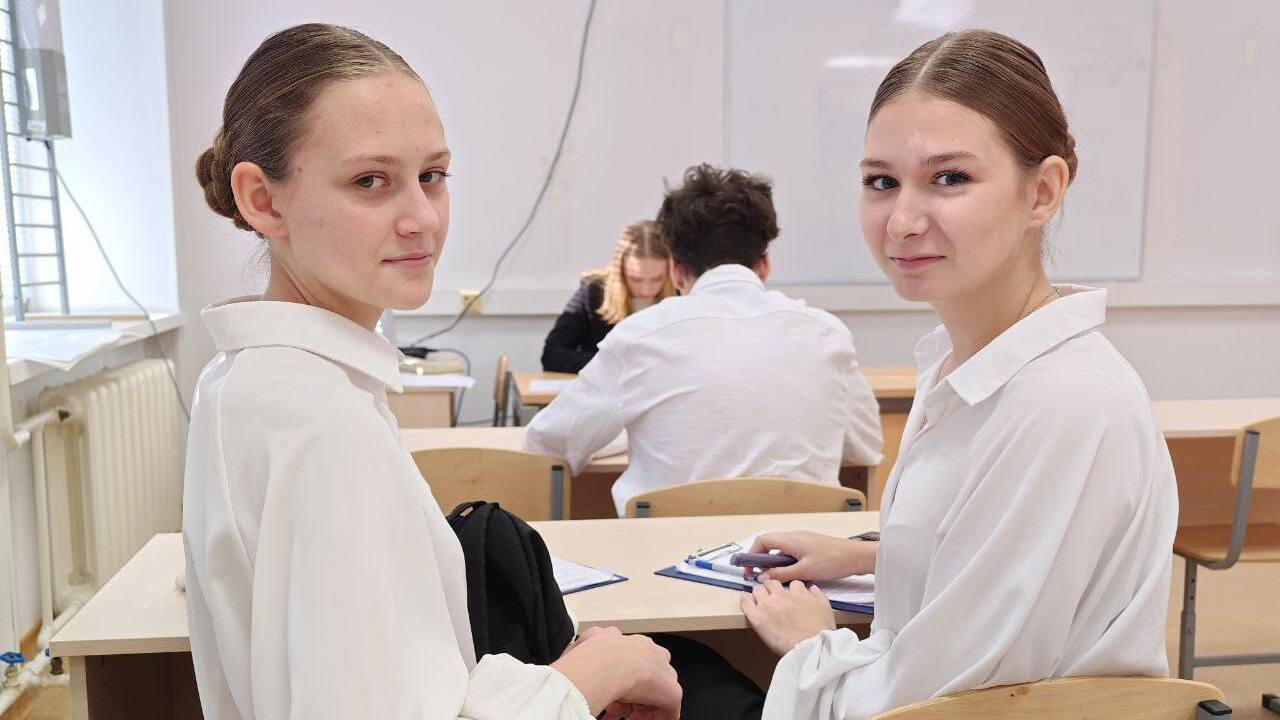 Наши ученицы на XV Всероссийской конференции школьников «Новое поколение и общество знаний»